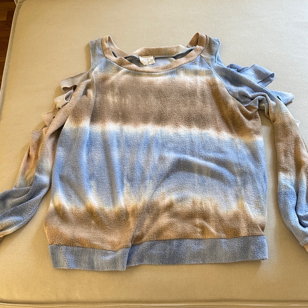 1.4.3. Story by Line Up Blue and Tan Off-the-Shoulder Sweater